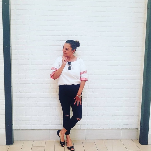 Meet your Posher, Gladys - Picture 6 of 7